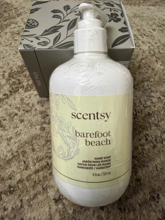 Scentsy Other - Scentsy Barefoot Beach Hand Soap - White and Light Yellow